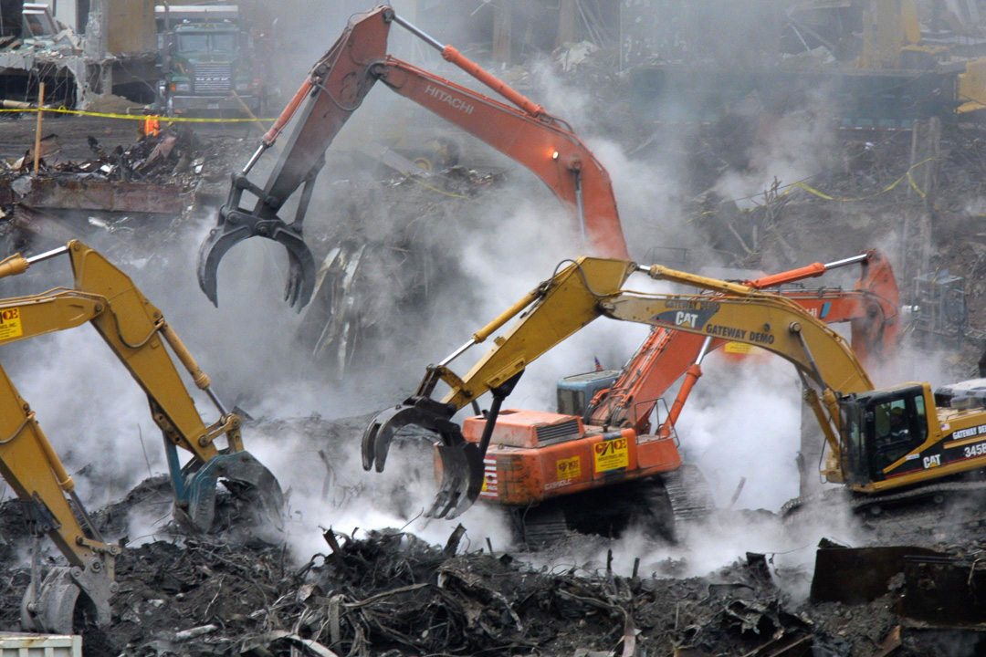 Giant claws pick up debris at Ground Zero